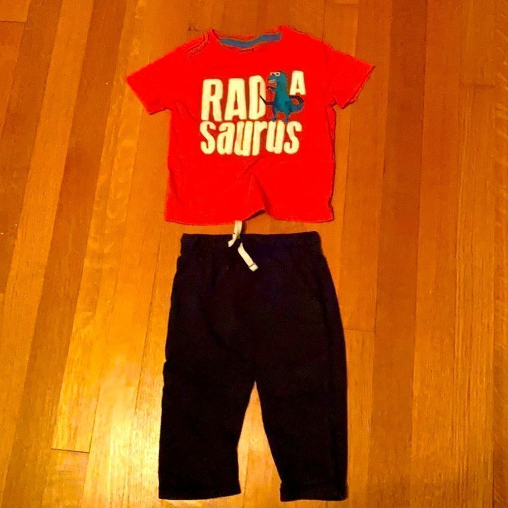 3/$15 🧡Orange T-Shirt w/ Black Sweat Pants
